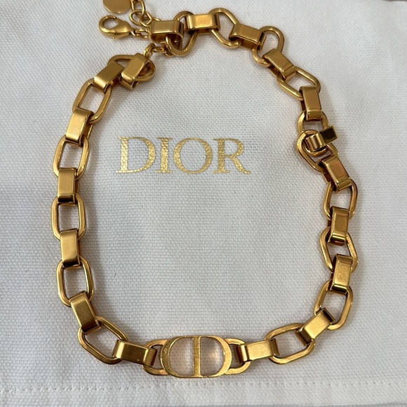 Brand new authentic gold costume jewelry adjustable choker - Picture 2 of 4